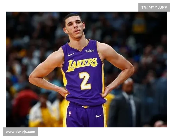 探秘拉梅尔鲍尔三球绰号的起源与家族篮球传奇故事